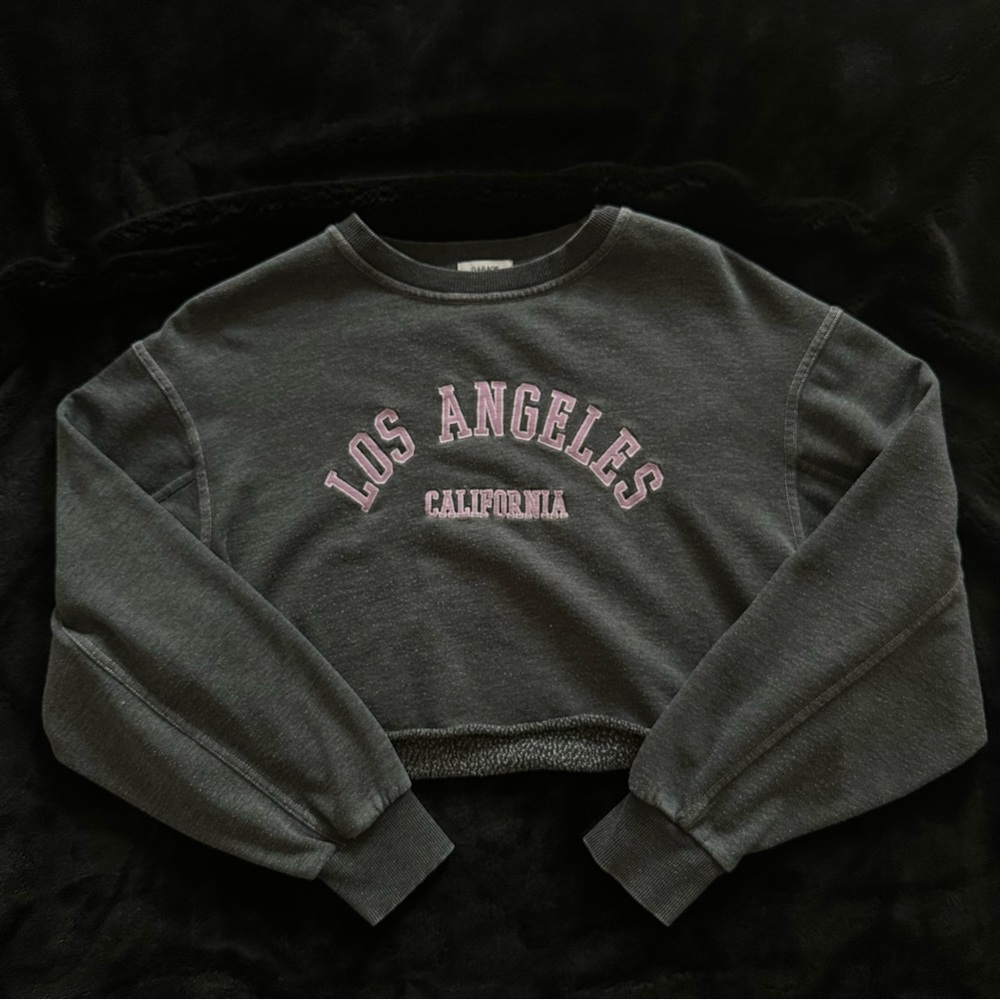 Women’s Garage cropped gray cropped sweatshirt w purple lettering sz medium - Picture 2 of 9